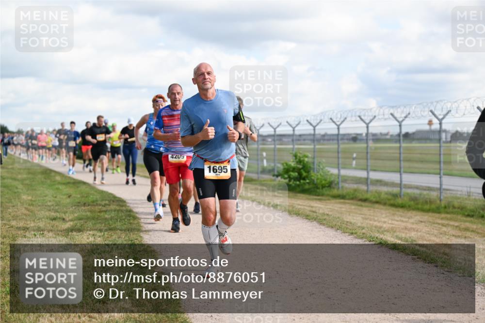 14.09.2025 - Airport Race Dr. Thomas Lammeyer http://msf.ph/oto/8876051 14.09.2025 12:20:51 Laufen 4209, 1695 meine-sportfotos.de