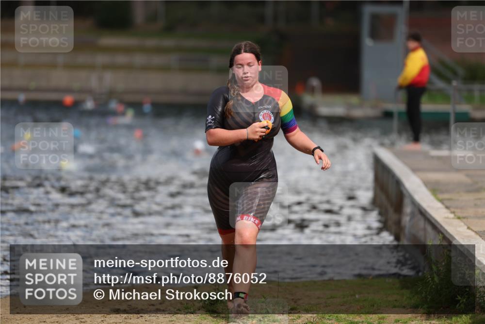 14.09.2025 - Stadtparktriathlon Michael Strokosch http://msf.ph/oto/8876052 14.09.2025 13:14:38 Schwimmen 1528 meine-sportfotos.de