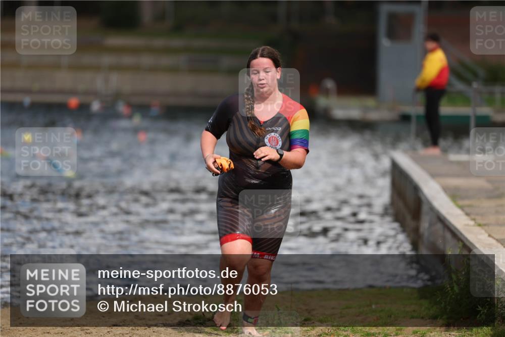 14.09.2025 - Stadtparktriathlon Michael Strokosch http://msf.ph/oto/8876053 14.09.2025 13:14:38 Schwimmen 1528 meine-sportfotos.de