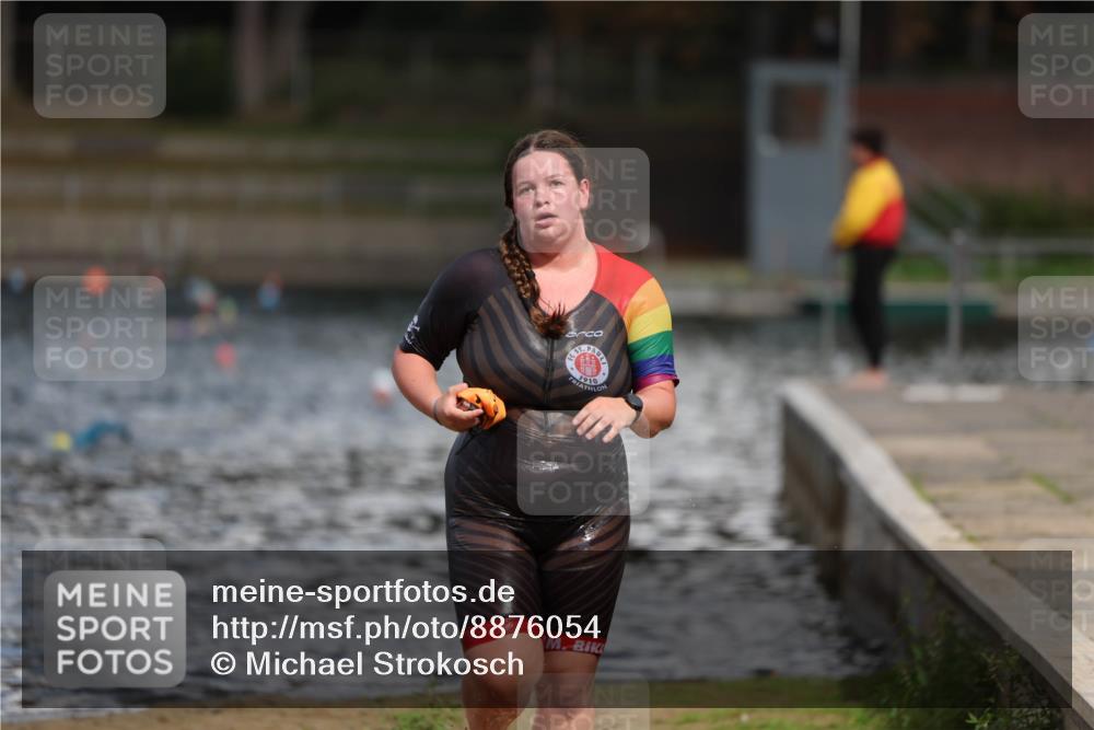 14.09.2025 - Stadtparktriathlon Michael Strokosch http://msf.ph/oto/8876054 14.09.2025 13:14:39 Schwimmen 1528 meine-sportfotos.de