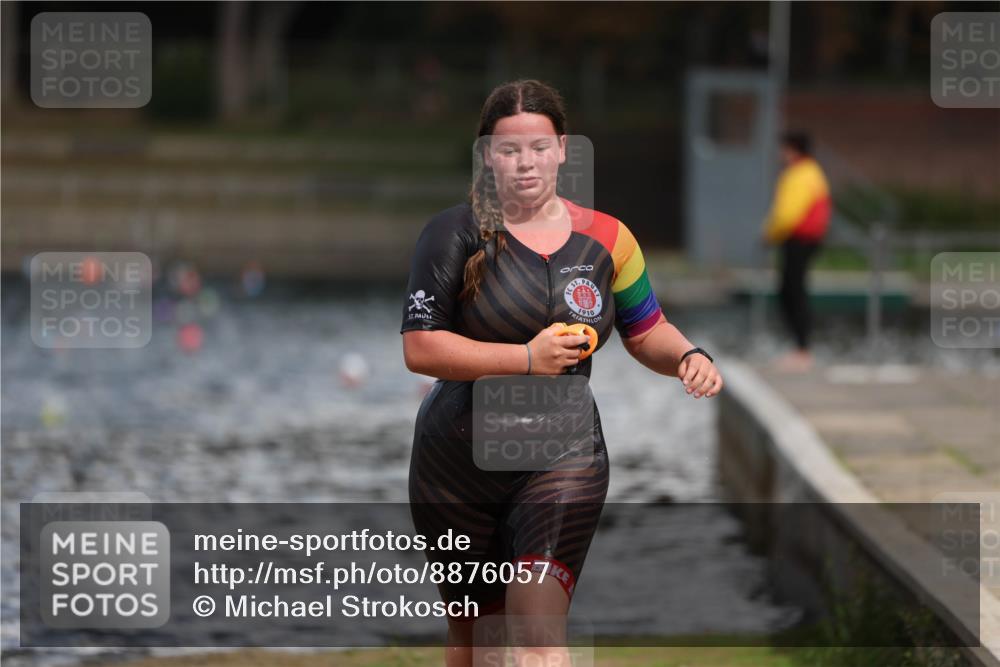 14.09.2025 - Stadtparktriathlon Michael Strokosch http://msf.ph/oto/8876057 14.09.2025 13:14:39 Schwimmen 1528 meine-sportfotos.de
