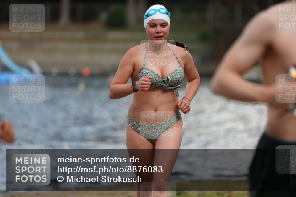 14.09.2025 - Stadtparktriathlon Michael Strokosch http://msf.ph/oto/8876083 14.09.2025 13:15:08 Schwimmen 1529, 1535, 1556, 1598 meine-sportfotos.de