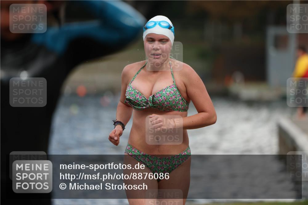 14.09.2025 - Stadtparktriathlon Michael Strokosch http://msf.ph/oto/8876086 14.09.2025 13:15:08 Schwimmen 1529, 1535, 1556, 1598 meine-sportfotos.de