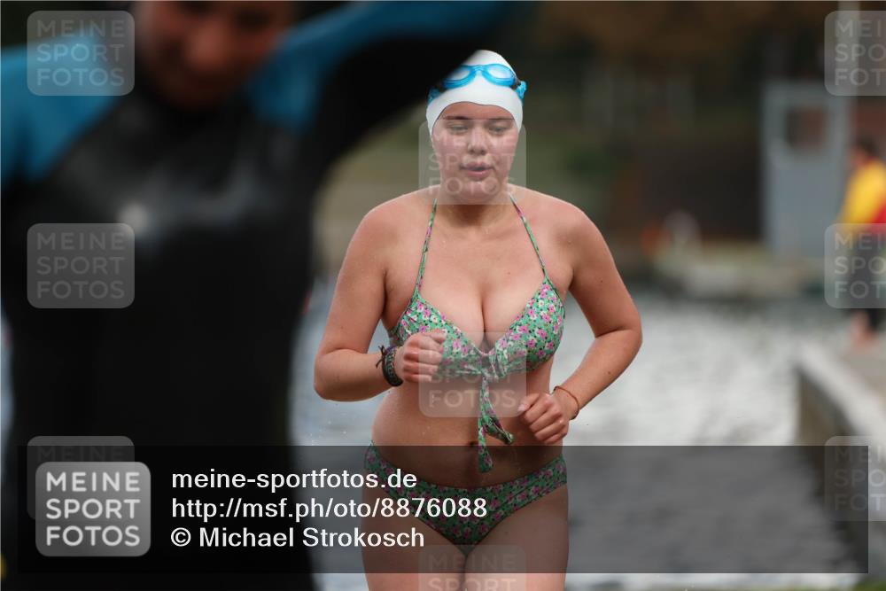 14.09.2025 - Stadtparktriathlon Michael Strokosch http://msf.ph/oto/8876088 14.09.2025 13:15:09 Schwimmen 1529, 1535, 1556, 1598 meine-sportfotos.de