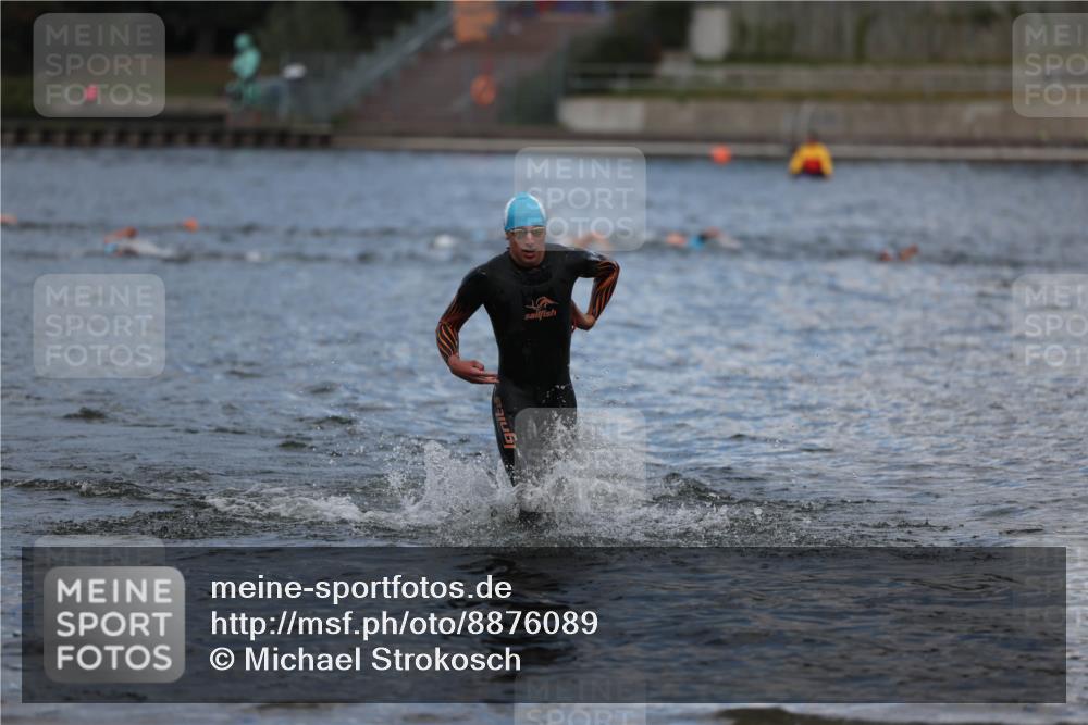 14.09.2025 - Stadtparktriathlon Michael Strokosch http://msf.ph/oto/8876089 14.09.2025 13:15:14 Schwimmen 1598 meine-sportfotos.de