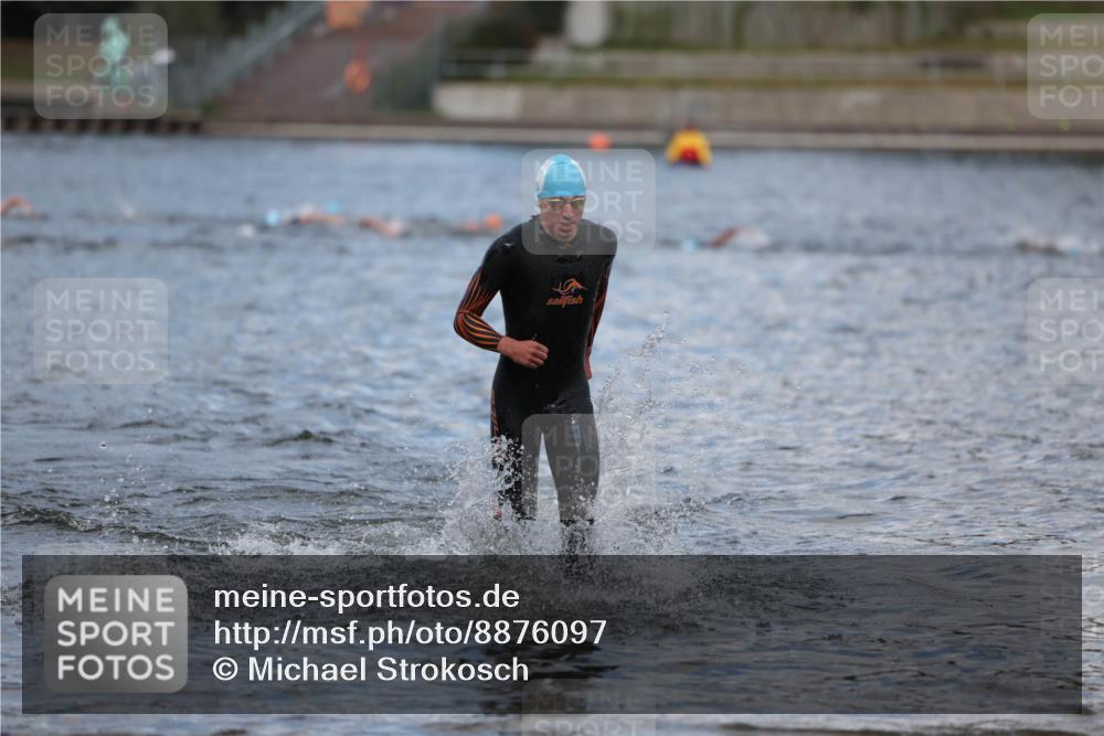 14.09.2025 - Stadtparktriathlon Michael Strokosch http://msf.ph/oto/8876097 14.09.2025 13:15:16 Schwimmen 1598 meine-sportfotos.de