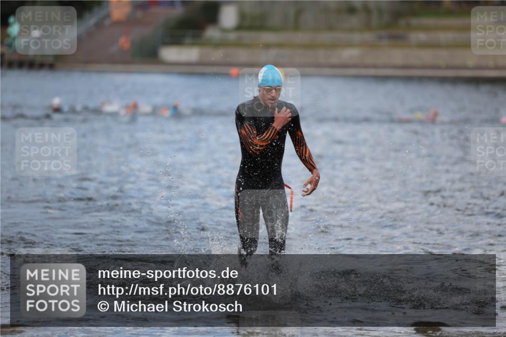 14.09.2025 - Stadtparktriathlon Michael Strokosch http://msf.ph/oto/8876101 14.09.2025 13:15:16 Schwimmen 1598 meine-sportfotos.de