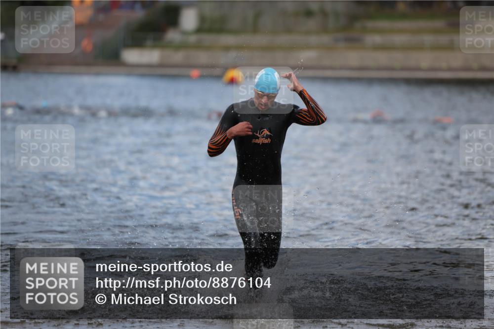 14.09.2025 - Stadtparktriathlon Michael Strokosch http://msf.ph/oto/8876104 14.09.2025 13:15:17 Schwimmen 1598, 1620 meine-sportfotos.de