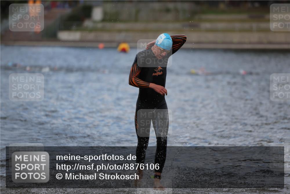 14.09.2025 - Stadtparktriathlon Michael Strokosch http://msf.ph/oto/8876106 14.09.2025 13:15:17 Schwimmen 1598, 1620 meine-sportfotos.de