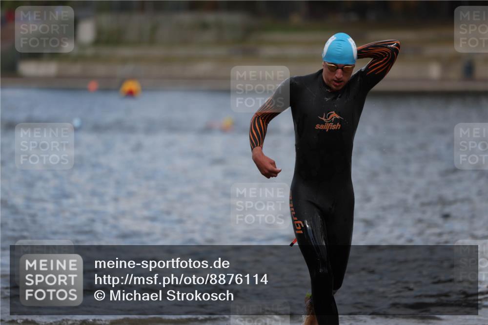 14.09.2025 - Stadtparktriathlon Michael Strokosch http://msf.ph/oto/8876114 14.09.2025 13:15:18 Schwimmen 1598, 1620 meine-sportfotos.de