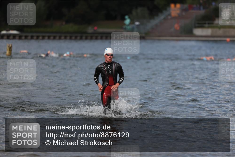 14.09.2025 - Stadtparktriathlon Michael Strokosch http://msf.ph/oto/8876129 14.09.2025 13:15:25 Schwimmen 1611, 1620 meine-sportfotos.de