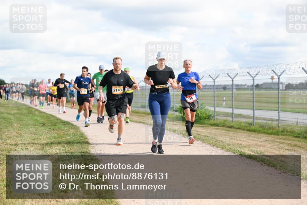 14.09.2025 - Airport Race Dr. Thomas Lammeyer http://msf.ph/oto/8876131 14.09.2025 12:20:56 Laufen 2126, 2143, 94 meine-sportfotos.de
