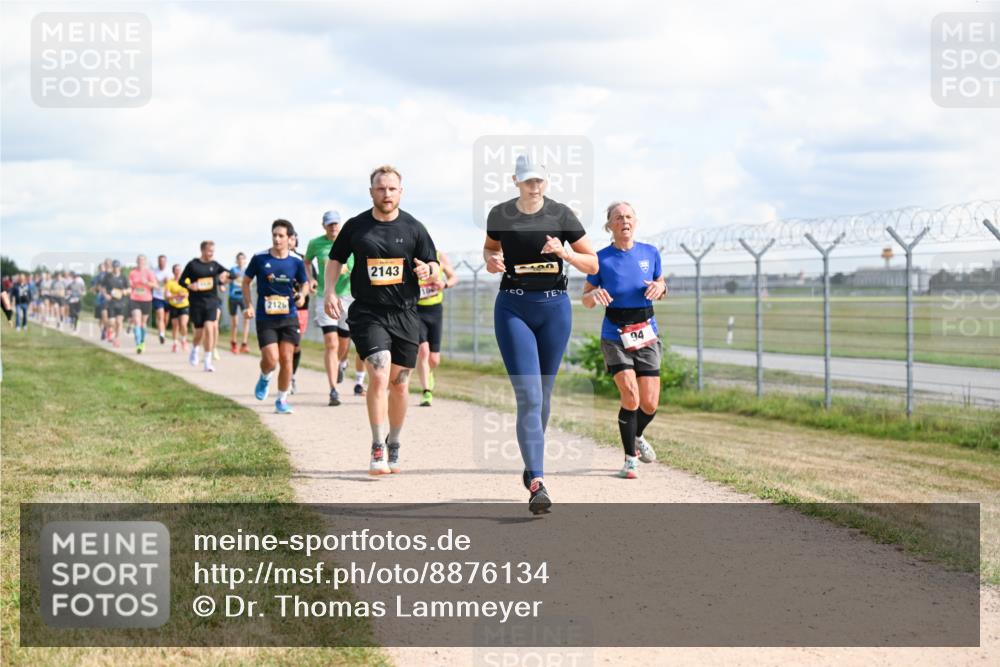 14.09.2025 - Airport Race Dr. Thomas Lammeyer http://msf.ph/oto/8876134 14.09.2025 12:20:56 Laufen 2126, 2143, 94 meine-sportfotos.de