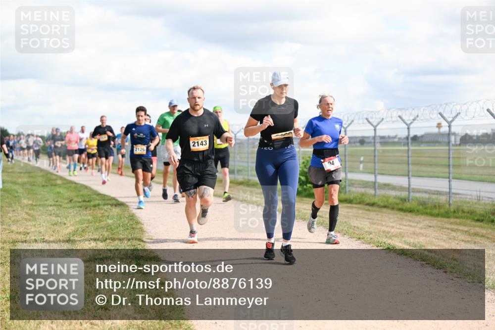 14.09.2025 - Airport Race Dr. Thomas Lammeyer http://msf.ph/oto/8876139 14.09.2025 12:20:56 Laufen 2126, 2143, 94 meine-sportfotos.de
