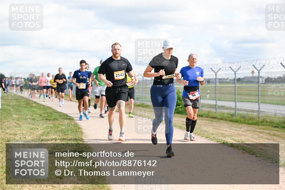 14.09.2025 - Airport Race Dr. Thomas Lammeyer http://msf.ph/oto/8876142 14.09.2025 12:20:56 Laufen 2126, 2143, 94 meine-sportfotos.de