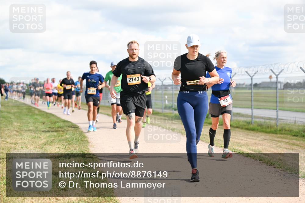 14.09.2025 - Airport Race Dr. Thomas Lammeyer http://msf.ph/oto/8876149 14.09.2025 12:20:57 Laufen 2126, 2143, 34 meine-sportfotos.de