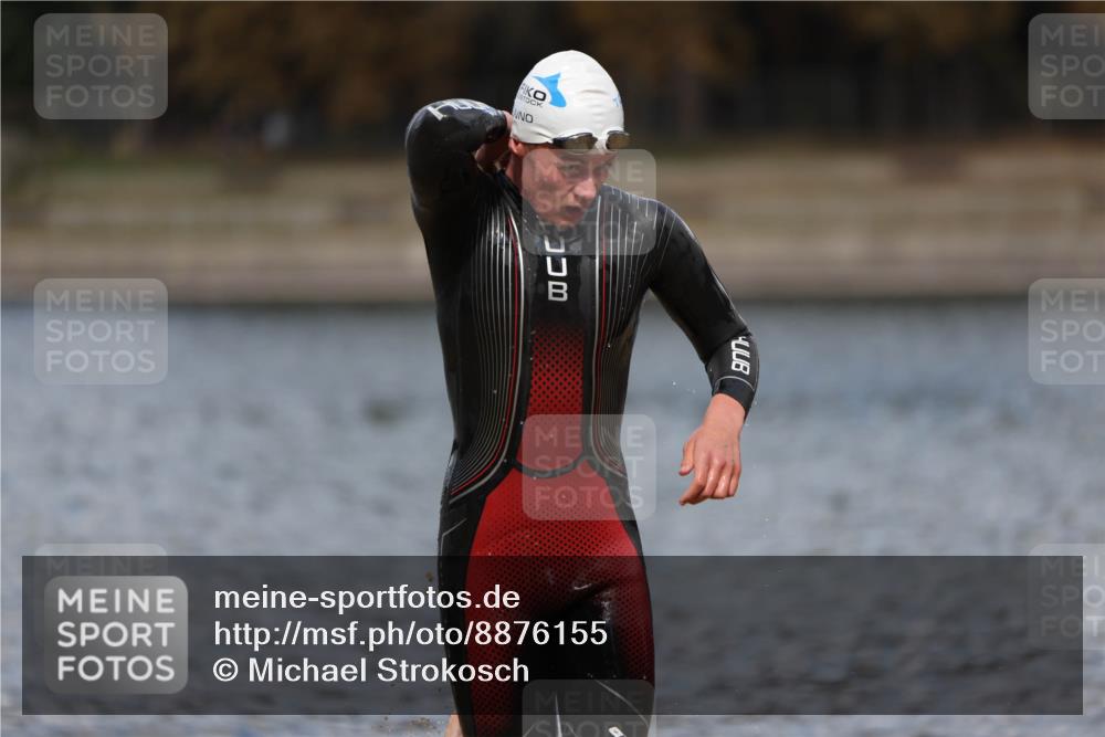 14.09.2025 - Stadtparktriathlon Michael Strokosch http://msf.ph/oto/8876155 14.09.2025 13:15:30 Schwimmen 1571, 1611, 1620 meine-sportfotos.de