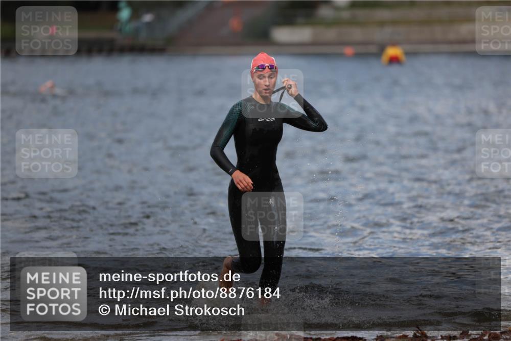 14.09.2025 - Stadtparktriathlon Michael Strokosch http://msf.ph/oto/8876184 14.09.2025 13:15:38 Schwimmen 1523, 1571, 1611 meine-sportfotos.de