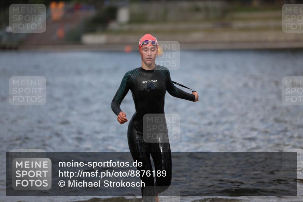 14.09.2025 - Stadtparktriathlon Michael Strokosch http://msf.ph/oto/8876189 14.09.2025 13:15:39 Schwimmen 1523, 1571 meine-sportfotos.de