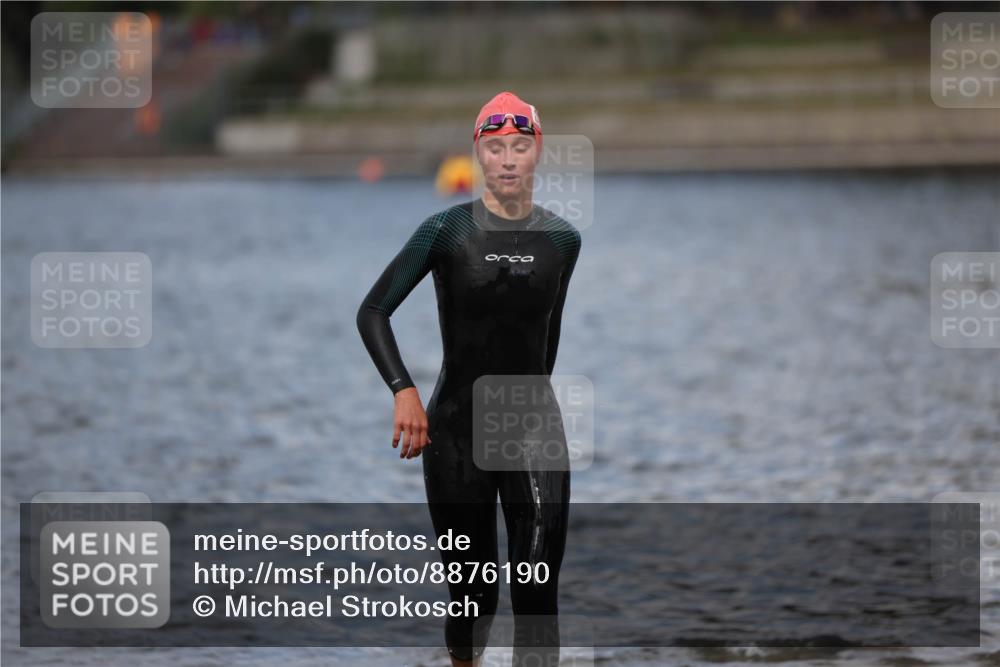 14.09.2025 - Stadtparktriathlon Michael Strokosch http://msf.ph/oto/8876190 14.09.2025 13:15:39 Schwimmen 1523, 1571 meine-sportfotos.de