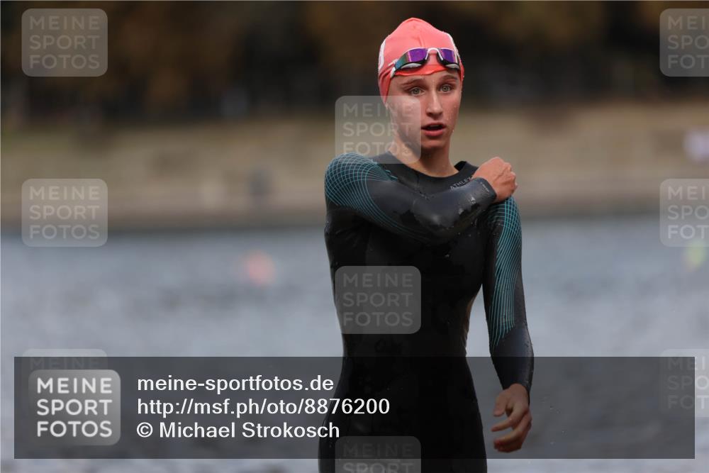 14.09.2025 - Stadtparktriathlon Michael Strokosch http://msf.ph/oto/8876200 14.09.2025 13:15:41 Schwimmen 1523, 1571 meine-sportfotos.de