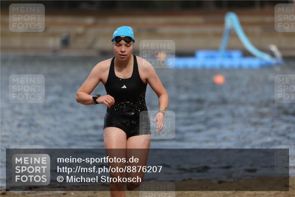 14.09.2025 - Stadtparktriathlon Michael Strokosch http://msf.ph/oto/8876207 14.09.2025 13:15:47 Schwimmen 1523 meine-sportfotos.de