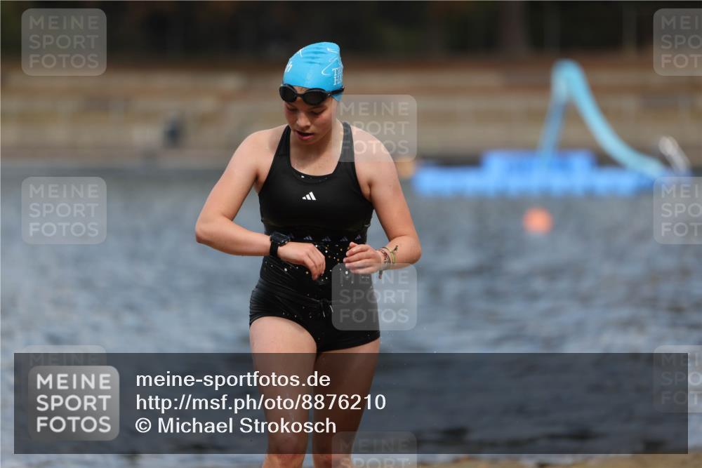 14.09.2025 - Stadtparktriathlon Michael Strokosch http://msf.ph/oto/8876210 14.09.2025 13:15:47 Schwimmen 1523 meine-sportfotos.de