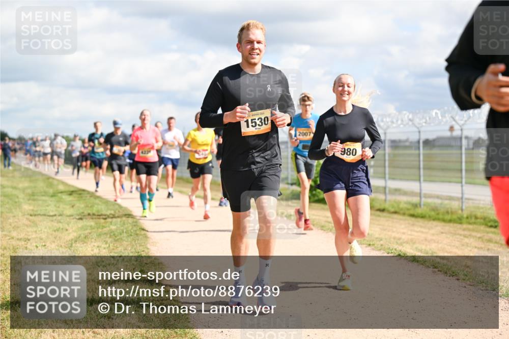 14.09.2025 - Airport Race Dr. Thomas Lammeyer http://msf.ph/oto/8876239 14.09.2025 12:21:03 Laufen 4229, 00, 1530, 8, 2007, 980 meine-sportfotos.de