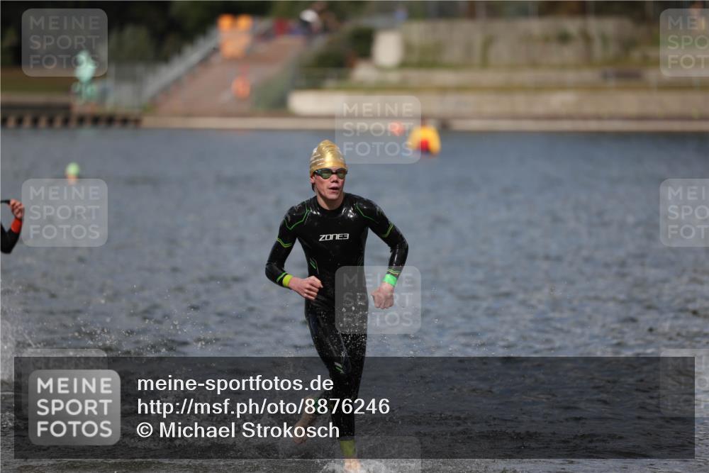 14.09.2025 - Stadtparktriathlon Michael Strokosch http://msf.ph/oto/8876246 14.09.2025 13:16:15 Schwimmen 1576, 1581, 1596, 1603, 1605, 1607, 1618 meine-sportfotos.de