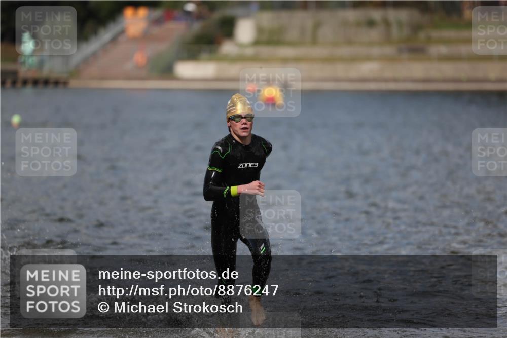 14.09.2025 - Stadtparktriathlon Michael Strokosch http://msf.ph/oto/8876247 14.09.2025 13:16:15 Schwimmen 1576, 1581, 1596, 1603, 1605, 1607, 1618 meine-sportfotos.de