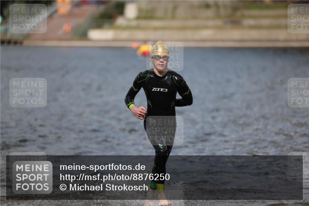 14.09.2025 - Stadtparktriathlon Michael Strokosch http://msf.ph/oto/8876250 14.09.2025 13:16:15 Schwimmen 1576, 1581, 1596, 1603, 1605, 1607, 1618 meine-sportfotos.de