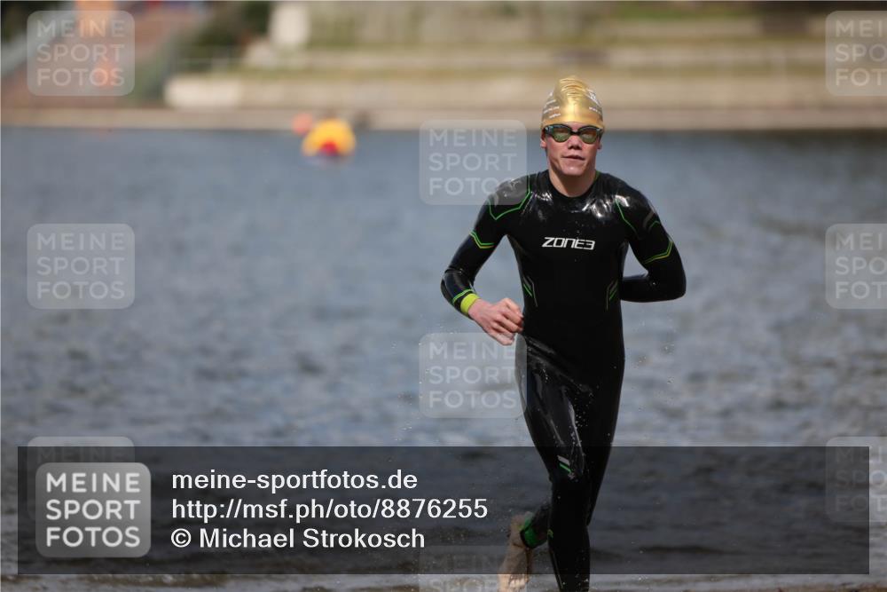 14.09.2025 - Stadtparktriathlon Michael Strokosch http://msf.ph/oto/8876255 14.09.2025 13:16:16 Schwimmen 1576, 1581, 1596, 1603, 1605, 1607, 1618 meine-sportfotos.de