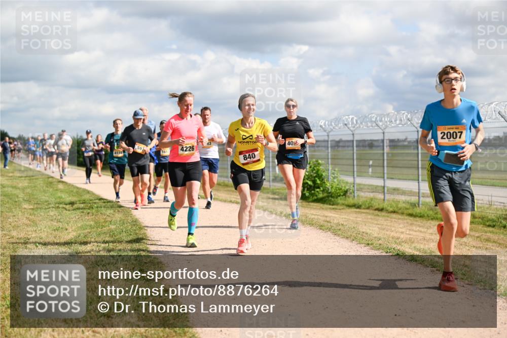14.09.2025 - Airport Race Dr. Thomas Lammeyer http://msf.ph/oto/8876264 14.09.2025 12:21:04 Laufen 59, 4110, 1652, 4226, 840, 40, 2007 meine-sportfotos.de