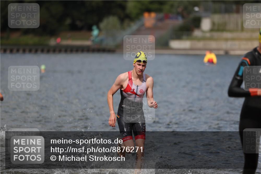 14.09.2025 - Stadtparktriathlon Michael Strokosch http://msf.ph/oto/8876271 14.09.2025 13:16:19 Schwimmen 1576, 1594, 1596, 1603, 1605, 1607, 1618 meine-sportfotos.de