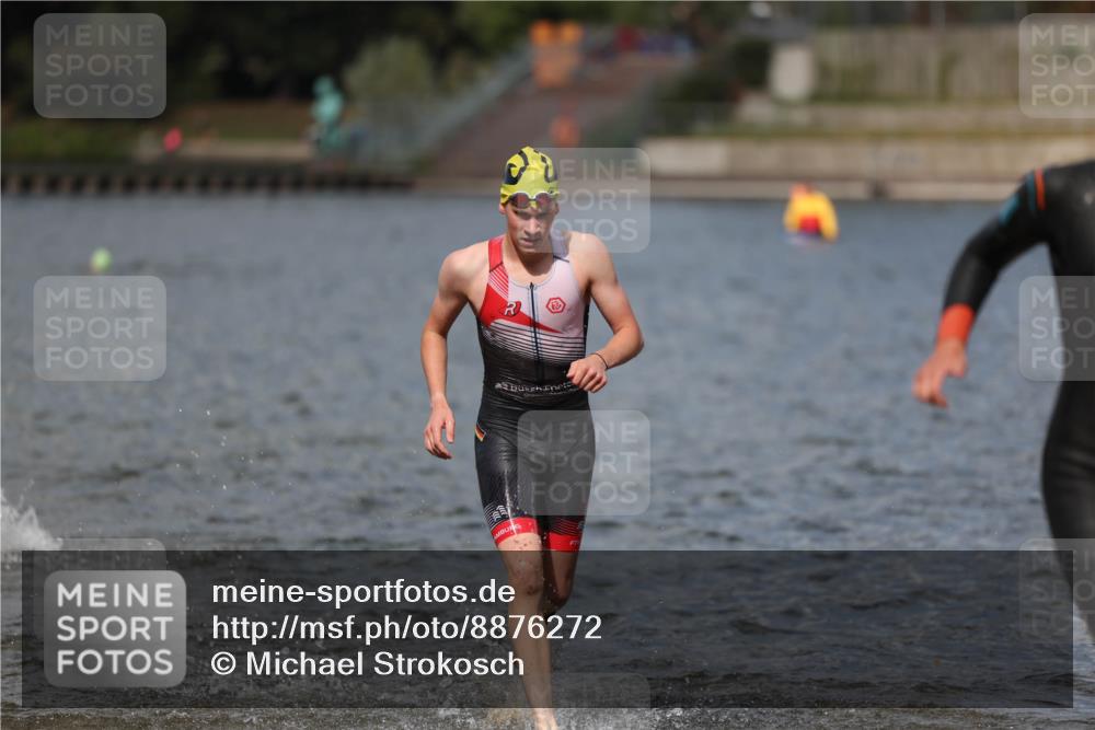 14.09.2025 - Stadtparktriathlon Michael Strokosch http://msf.ph/oto/8876272 14.09.2025 13:16:19 Schwimmen 1576, 1594, 1596, 1603, 1605, 1607, 1618 meine-sportfotos.de
