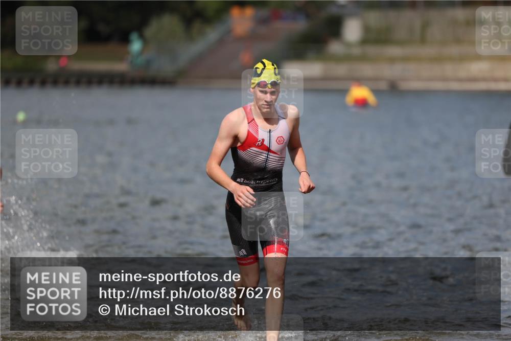 14.09.2025 - Stadtparktriathlon Michael Strokosch http://msf.ph/oto/8876276 14.09.2025 13:16:20 Schwimmen 1576, 1594, 1596, 1603, 1605, 1607, 1618 meine-sportfotos.de