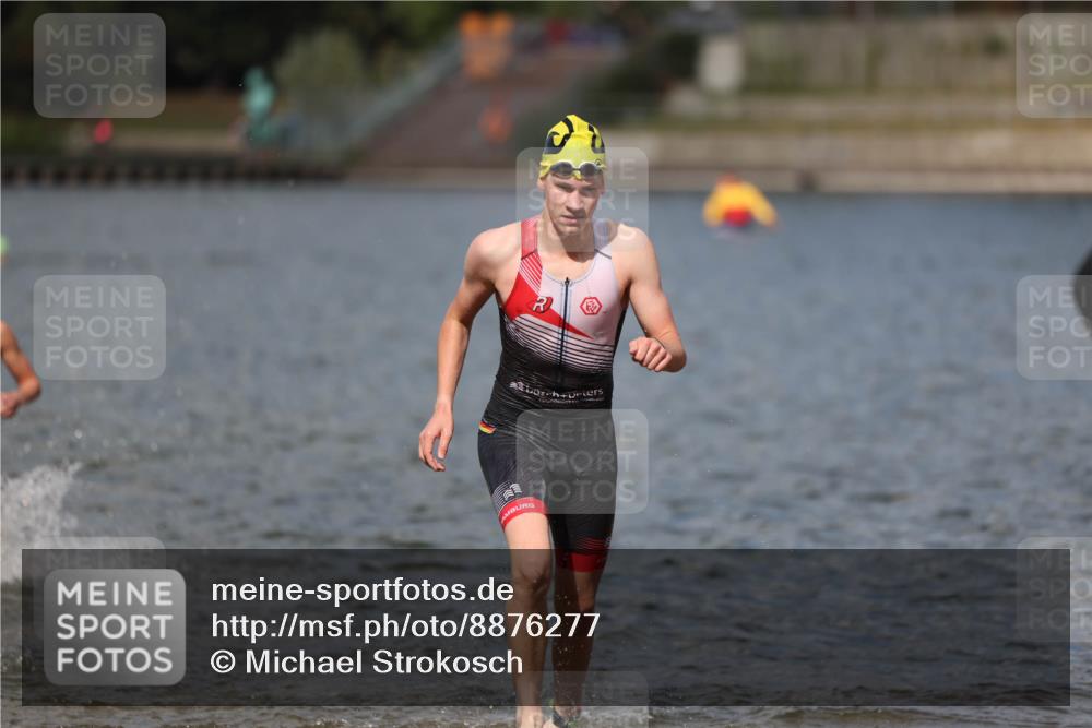 14.09.2025 - Stadtparktriathlon Michael Strokosch http://msf.ph/oto/8876277 14.09.2025 13:16:20 Schwimmen 1576, 1594, 1596, 1603, 1605, 1607, 1618 meine-sportfotos.de
