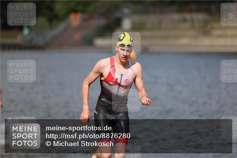14.09.2025 - Stadtparktriathlon Michael Strokosch http://msf.ph/oto/8876280 14.09.2025 13:16:21 Schwimmen 1576, 1579, 1594, 1603, 1605, 1607, 1618 meine-sportfotos.de