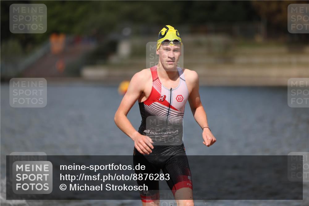 14.09.2025 - Stadtparktriathlon Michael Strokosch http://msf.ph/oto/8876283 14.09.2025 13:16:21 Schwimmen 1576, 1579, 1594, 1603, 1605, 1607, 1618 meine-sportfotos.de