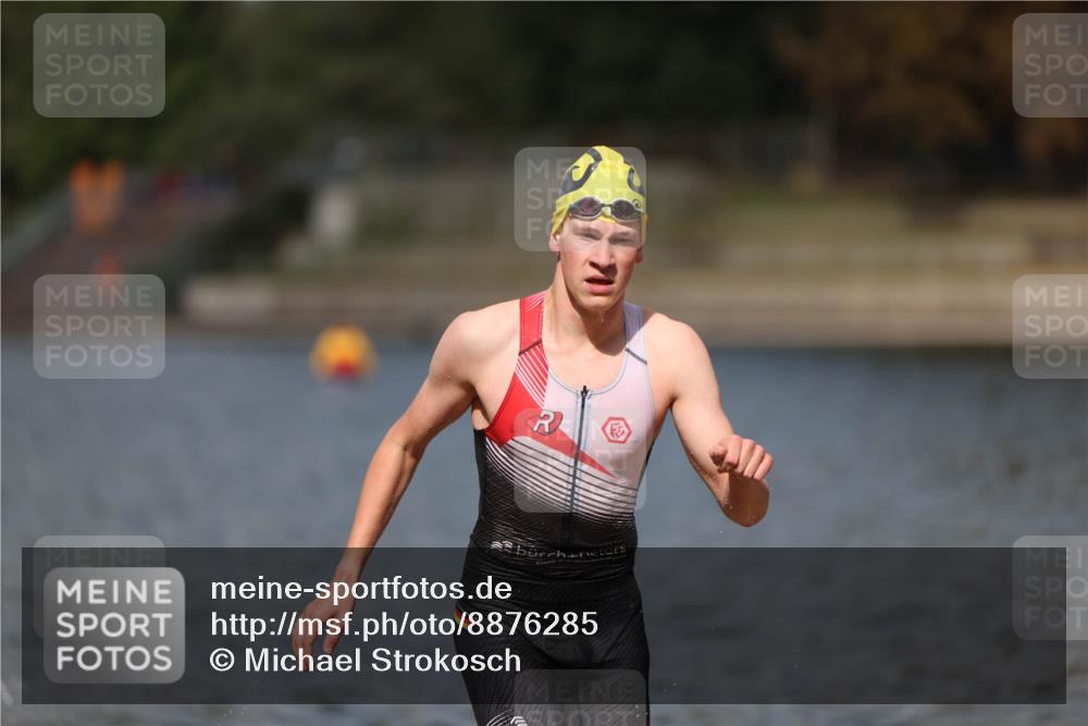 14.09.2025 - Stadtparktriathlon Michael Strokosch http://msf.ph/oto/8876285 14.09.2025 13:16:21 Schwimmen 1576, 1579, 1594, 1603, 1605, 1607, 1618 meine-sportfotos.de