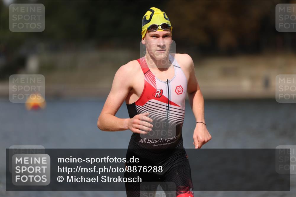 14.09.2025 - Stadtparktriathlon Michael Strokosch http://msf.ph/oto/8876288 14.09.2025 13:16:22 Schwimmen 1576, 1579, 1594, 1603, 1605, 1607, 1618 meine-sportfotos.de