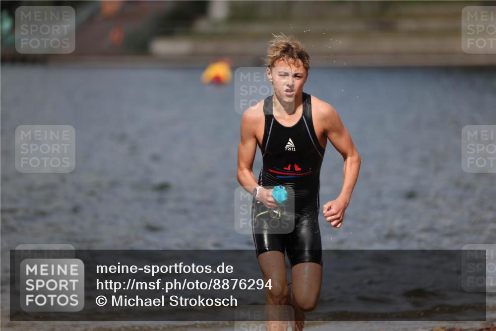 14.09.2025 - Stadtparktriathlon Michael Strokosch http://msf.ph/oto/8876294 14.09.2025 13:16:24 Schwimmen 1578, 1579, 1580, 1594, 1603, 1605, 1607, 1618 meine-sportfotos.de
