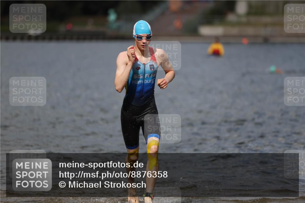 14.09.2025 - Stadtparktriathlon Michael Strokosch http://msf.ph/oto/8876358 14.09.2025 13:16:40 Schwimmen 1580, 1616 meine-sportfotos.de