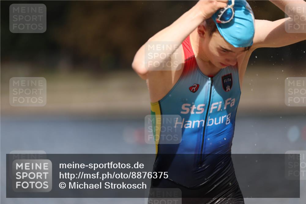 14.09.2025 - Stadtparktriathlon Michael Strokosch http://msf.ph/oto/8876375 14.09.2025 13:16:42 Schwimmen 1616 meine-sportfotos.de
