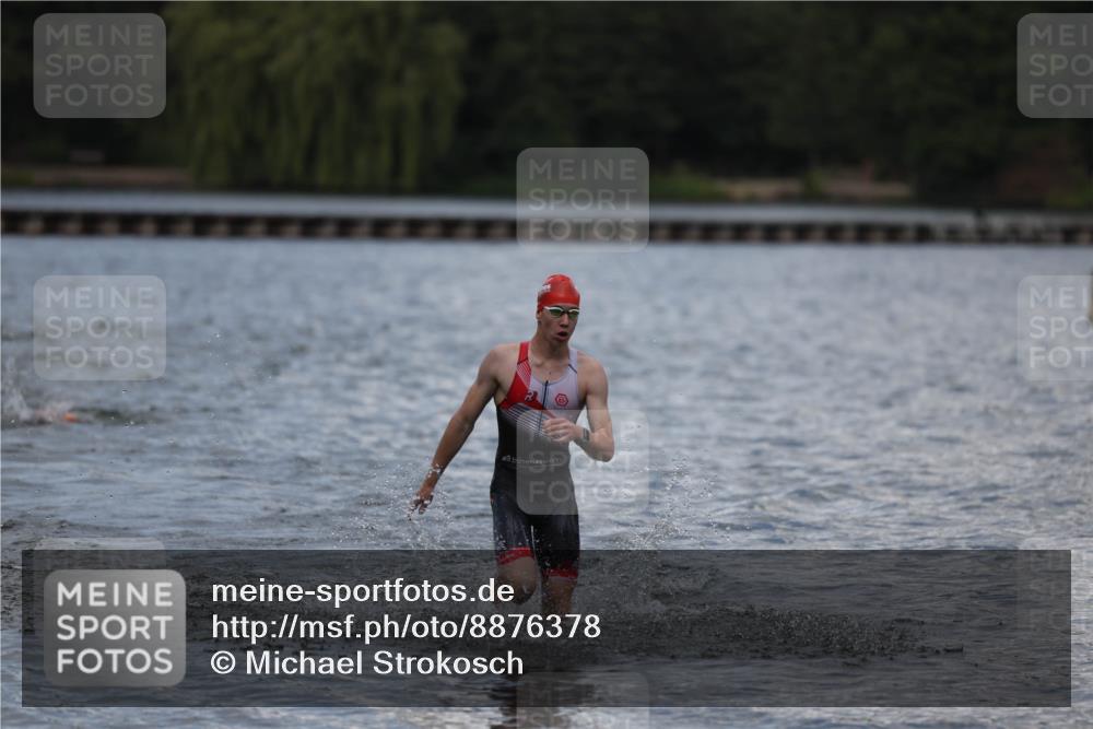 14.09.2025 - Stadtparktriathlon Michael Strokosch http://msf.ph/oto/8876378 14.09.2025 13:17:09 Schwimmen 1604 meine-sportfotos.de