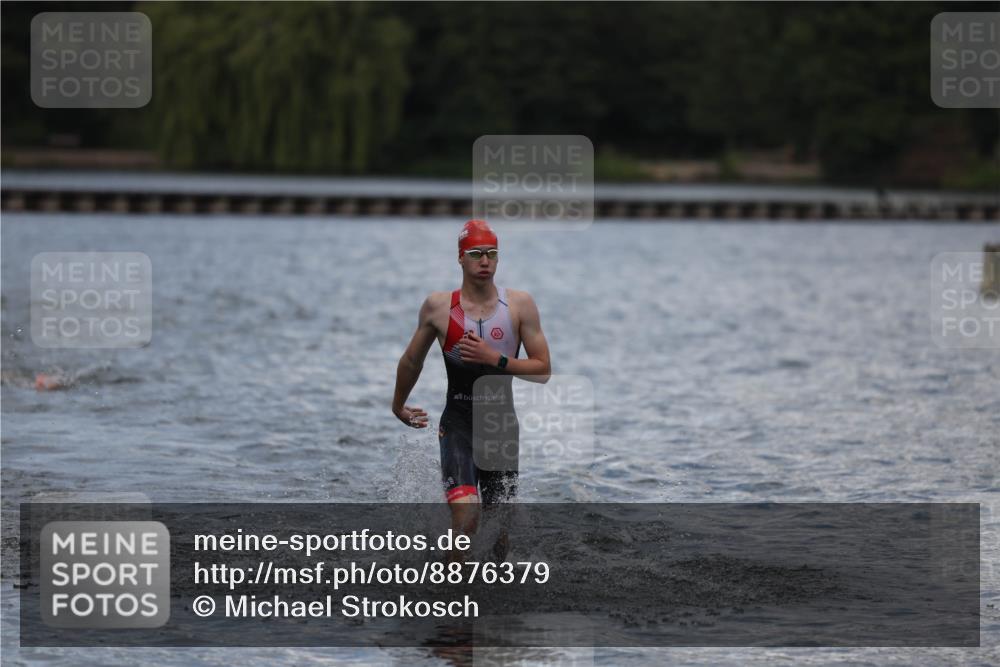 14.09.2025 - Stadtparktriathlon Michael Strokosch http://msf.ph/oto/8876379 14.09.2025 13:17:10 Schwimmen 1604 meine-sportfotos.de