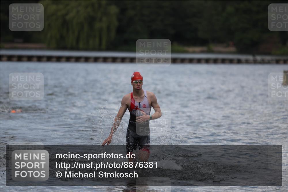 14.09.2025 - Stadtparktriathlon Michael Strokosch http://msf.ph/oto/8876381 14.09.2025 13:17:10 Schwimmen 1604 meine-sportfotos.de