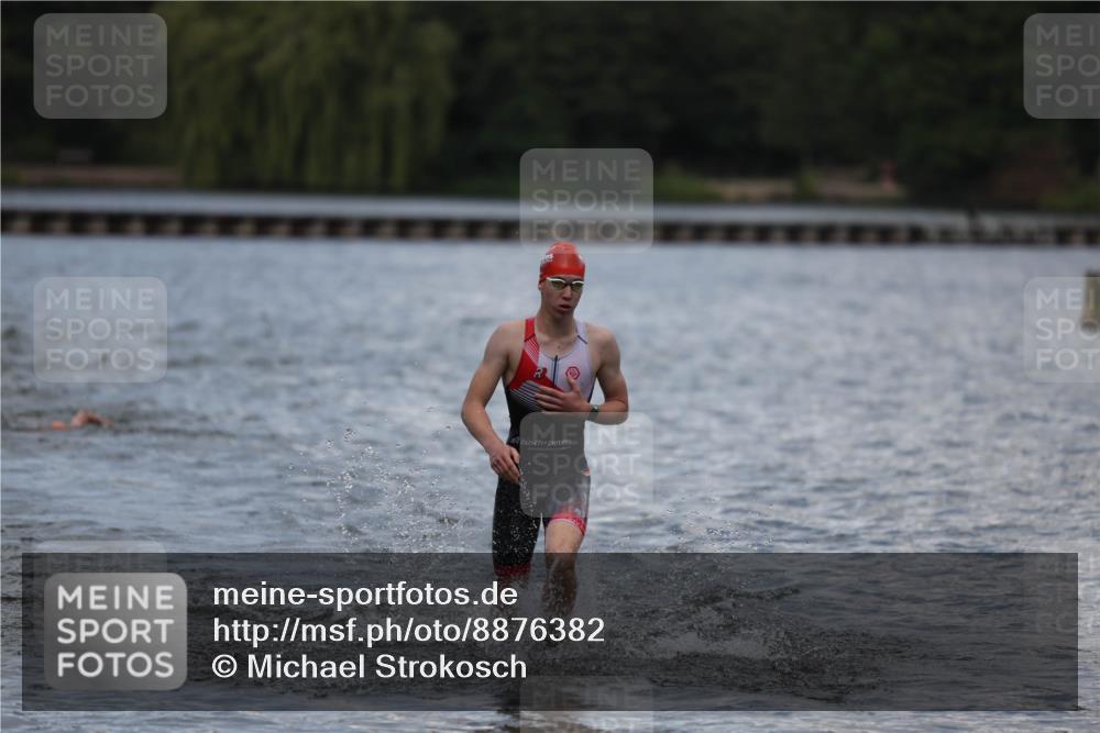 14.09.2025 - Stadtparktriathlon Michael Strokosch http://msf.ph/oto/8876382 14.09.2025 13:17:10 Schwimmen 1604 meine-sportfotos.de
