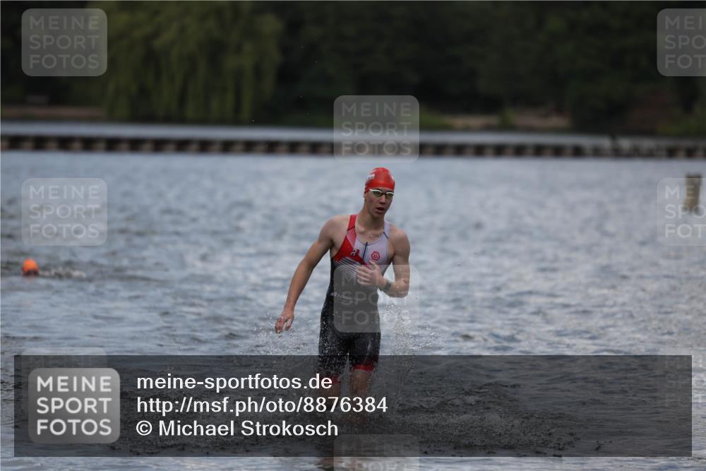 14.09.2025 - Stadtparktriathlon Michael Strokosch http://msf.ph/oto/8876384 14.09.2025 13:17:10 Schwimmen 1604 meine-sportfotos.de