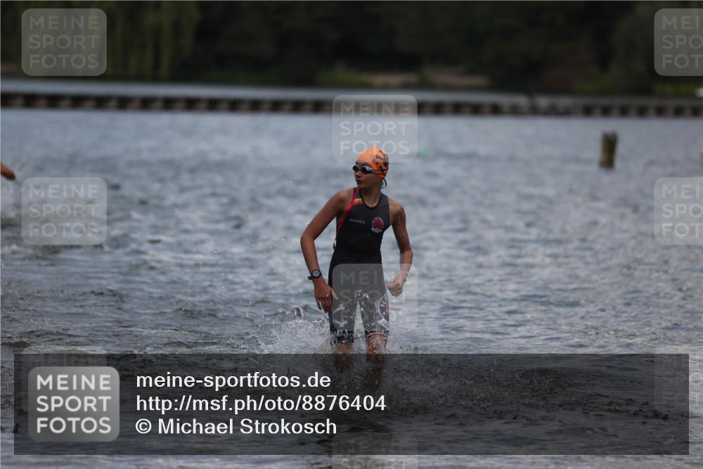 14.09.2025 - Stadtparktriathlon Michael Strokosch http://msf.ph/oto/8876404 14.09.2025 13:17:20 Schwimmen 1564, 1612, 1614 meine-sportfotos.de
